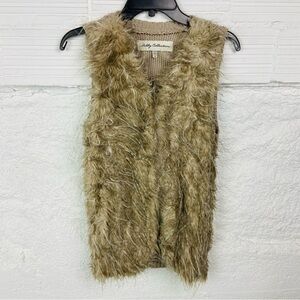 Sebby Collection Women's Tan knitted Faux Fur Vest size small